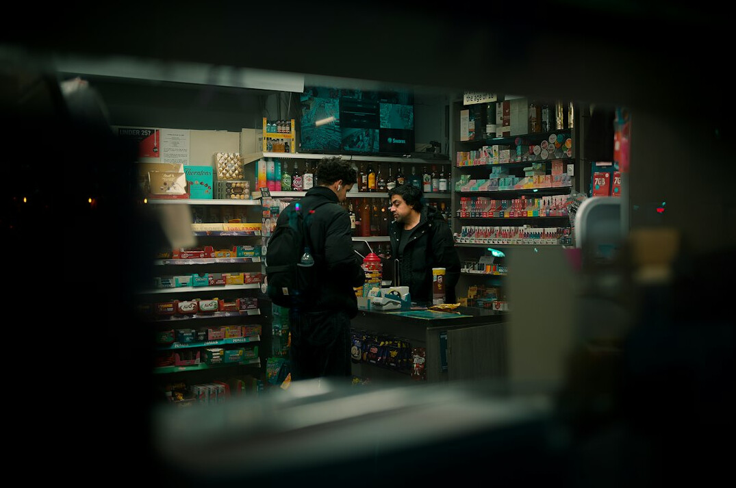 store detective solving theft
